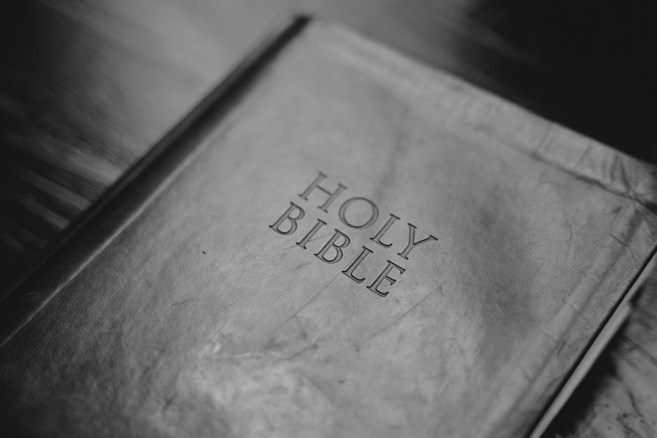  Warum die Bibel als das 'Buch der Bücher' bezeichnet wird